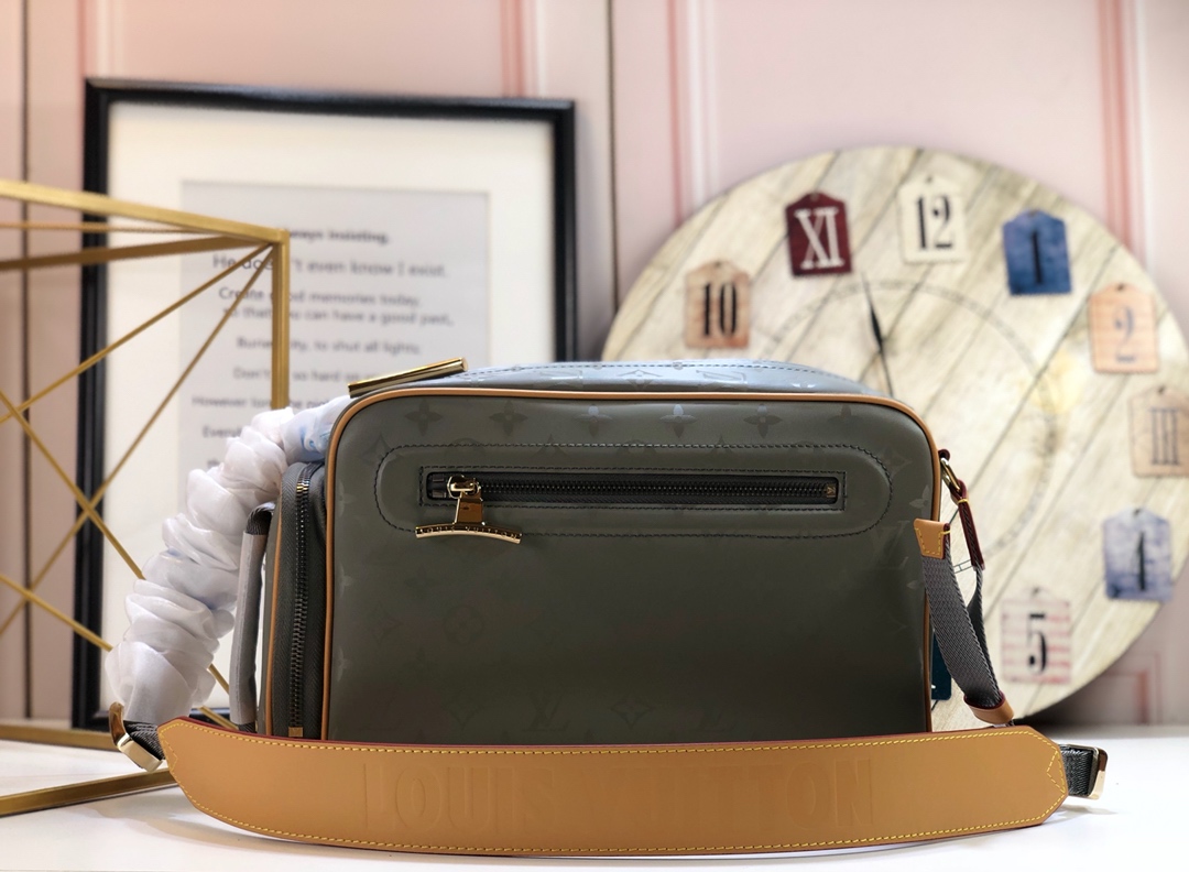 루이뷔통 카메라 숄더 백