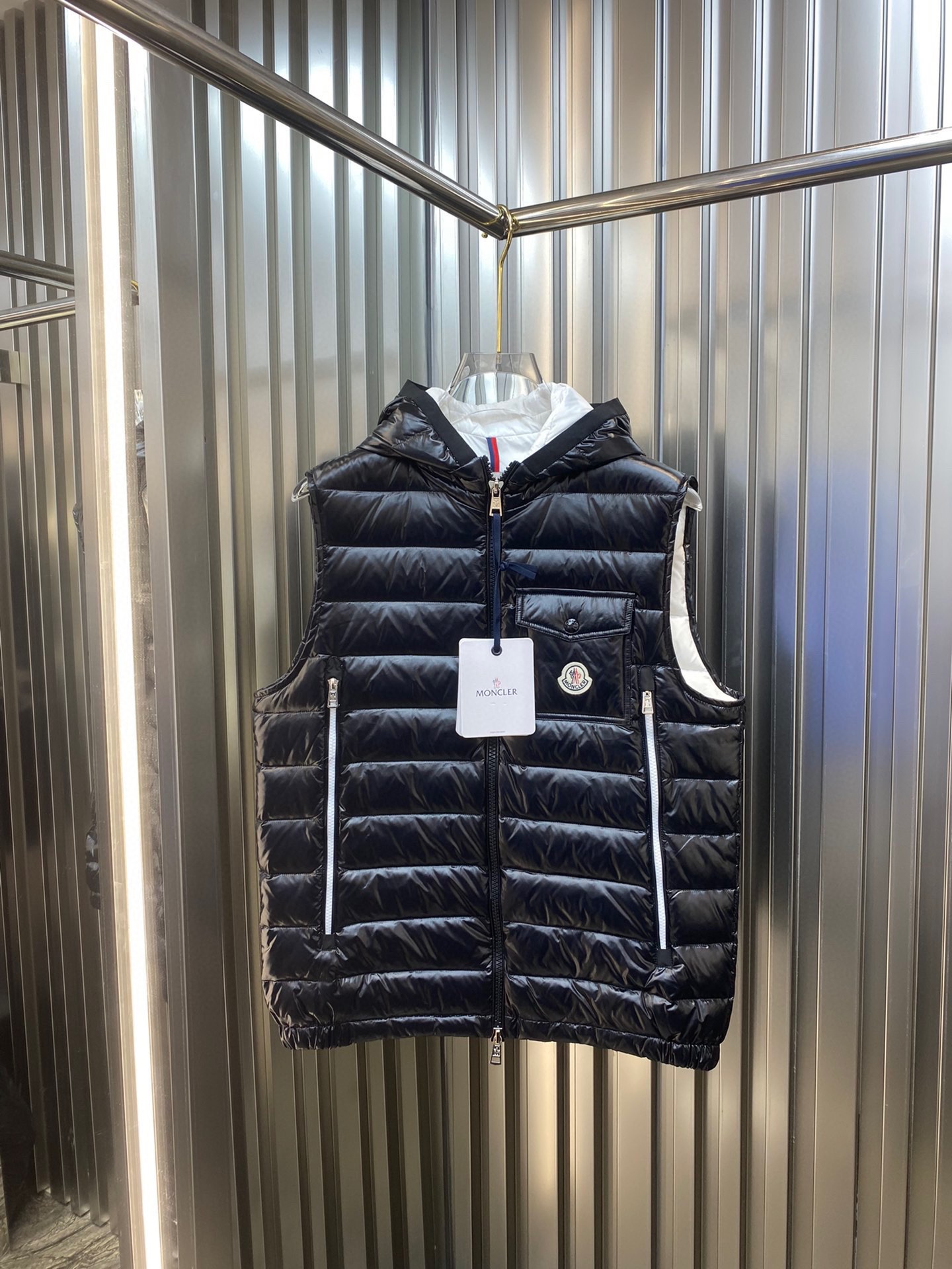 몽클 경량다운 베스트