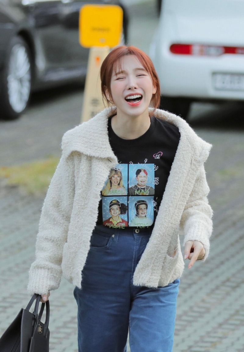 [레드벨벳 웬디] Burberry  버버리 스몰 프란시스 백