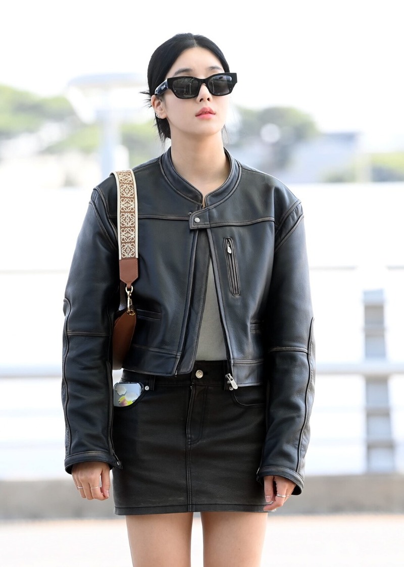 [아이즈원 권은비] LOEWE  로에베 루나 호보백 L36080