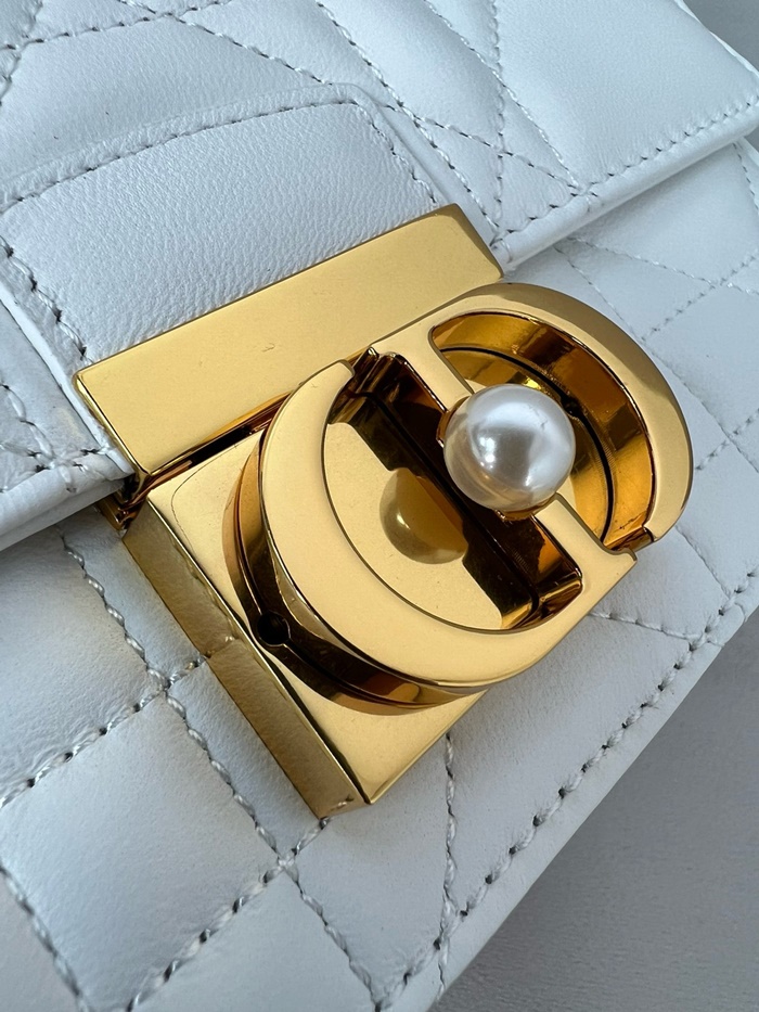 20241231160222/20241024134845_94860c79f2a1009307fdd2d76faaf042_b5pm.jpg Array