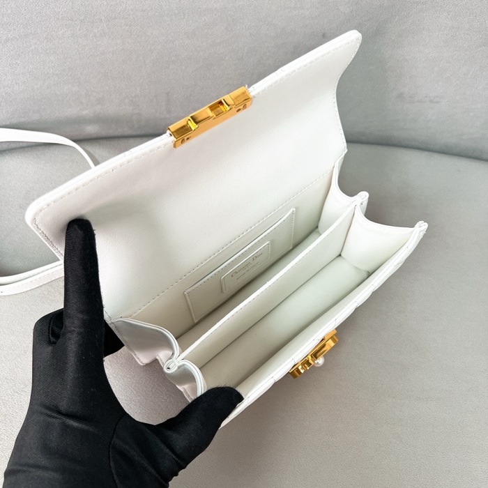 20241231160222/20241024134847_94860c79f2a1009307fdd2d76faaf042_lrdi.jpg Array