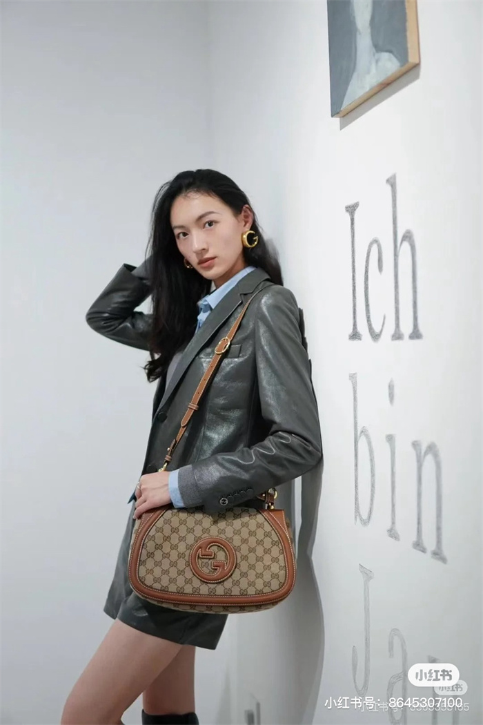 GUCCI 구찌 블론디 블론디 미디엄 핸들백 ‎815716 2024/신상