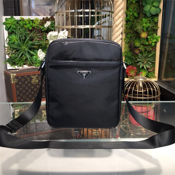 프라다 숄더백 2VH002 신상