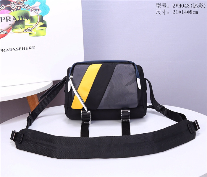 프라다 숄더백 2VH043-1 신상