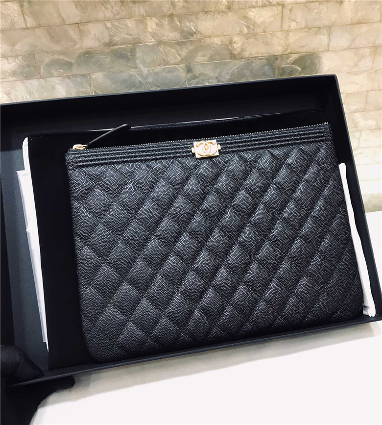 샤넬 캐비어 클러치 27CM AS1033