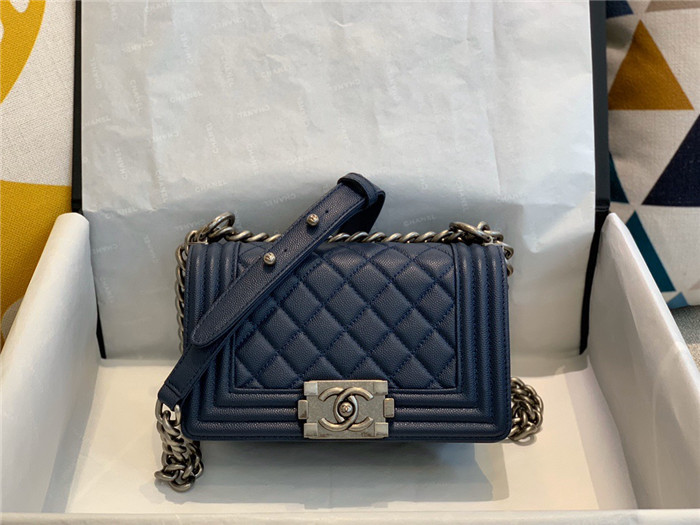 샤넬 빈티지 보이백 20CM  AS67085-2 신상