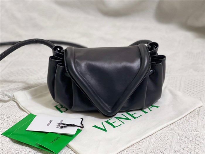 BOTTEGA VENETA 보테가베네타 비크 크로스백 B658521