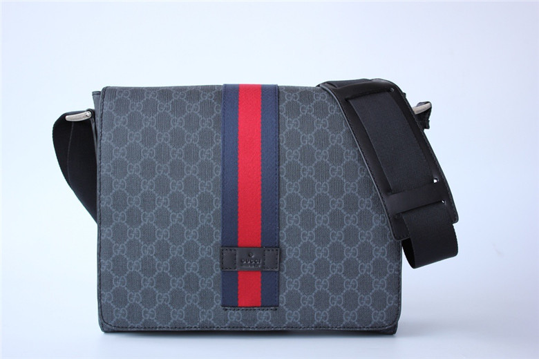 구찌 남성용 숄더백 475432 신상