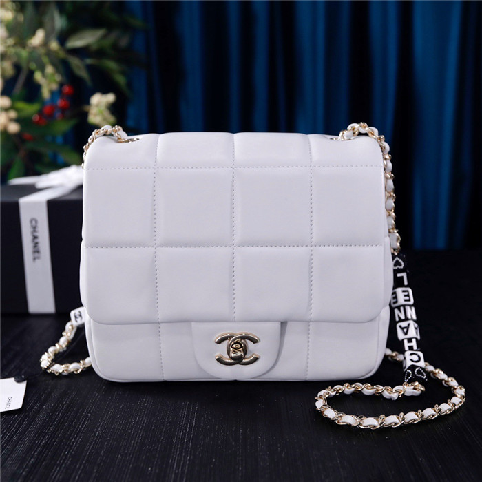 Chanel 샤넬 크로스백 19CM AS3331