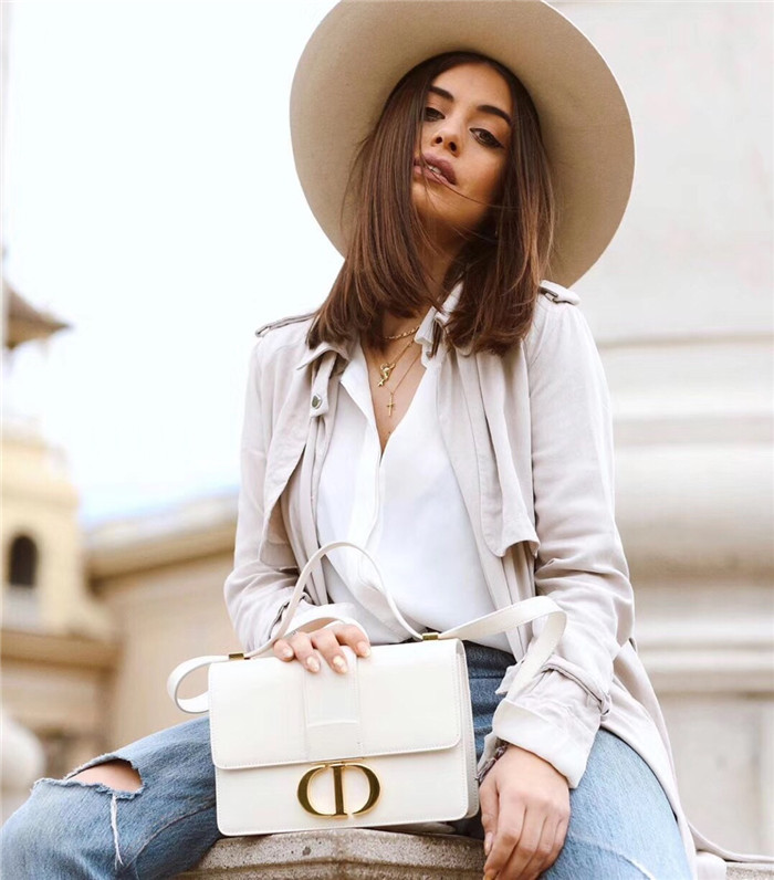 디올 써티 몽테인백 D89151-7 신상