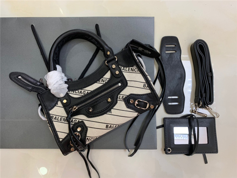 발렌시아가 네이비 토트&크로스백 24CM  신상 B3940