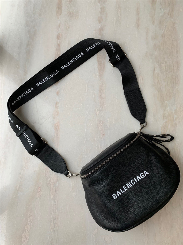 발렌시아가 숄더백 B1102