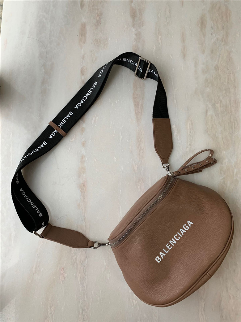 발렌시아가 숄더백 B1102