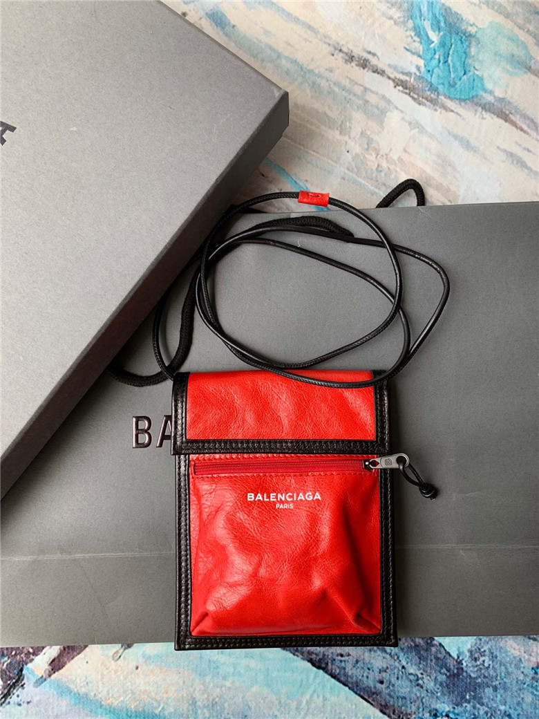 발렌시아가 미니 숄더백 B3200