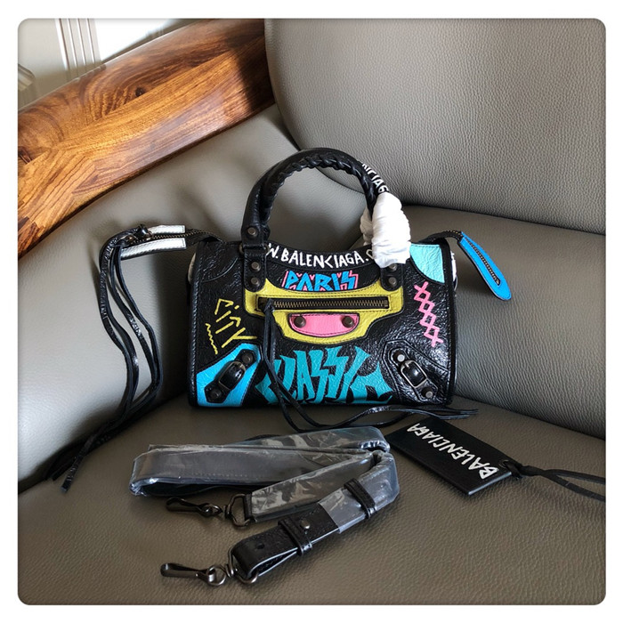 발렌시아가 시티 모터백 24CM 현아가방 B41009-1 신상