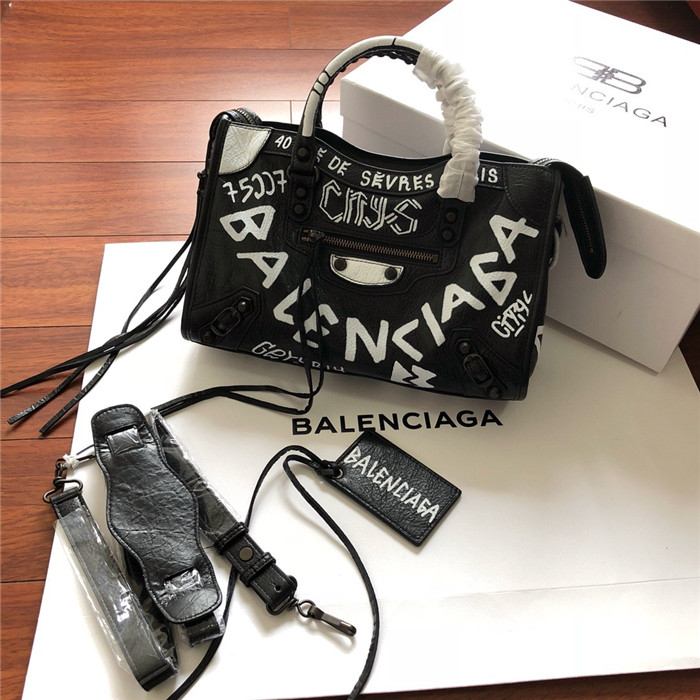 발렌시아가 클래식 시티 30CM B995092 신상