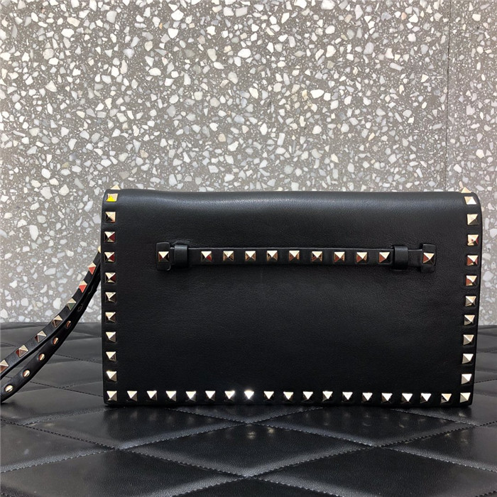 발렌티노 락스터드 스트랩 플랩 클러치백 B0399-3