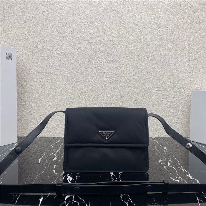 PRADA  프라다 스몰 패딩 리나일론 숄더백 1BD313