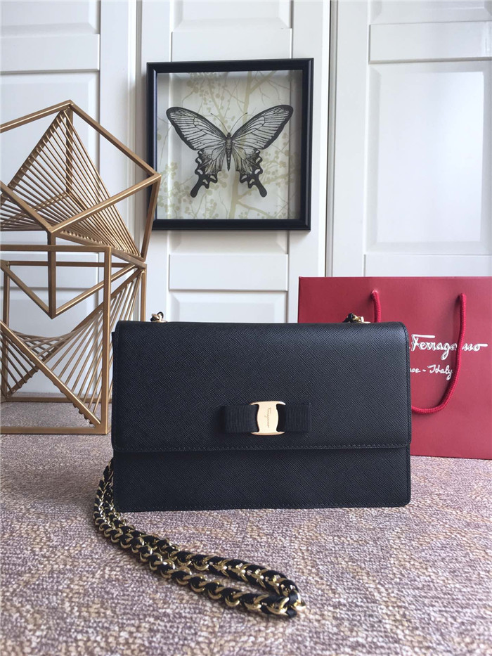 페레가모 플랩백 21E480-3