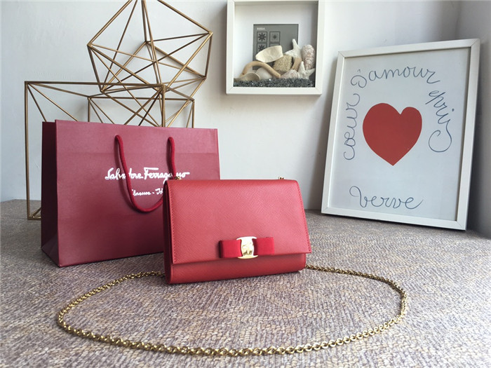 페레가모 미니 체인 숄더백 19CM 22B558-3