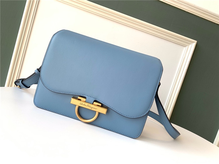 페레가모 플랩백 21H321-5 2020/신상