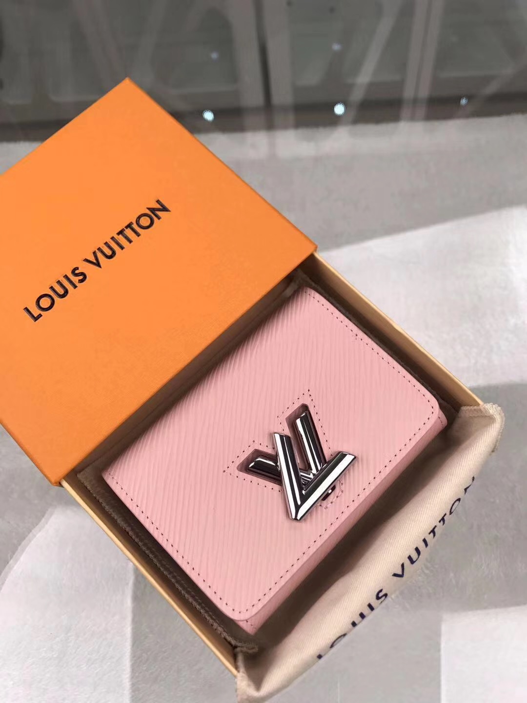  Louis Vuitton 루이비통 신상 M62934