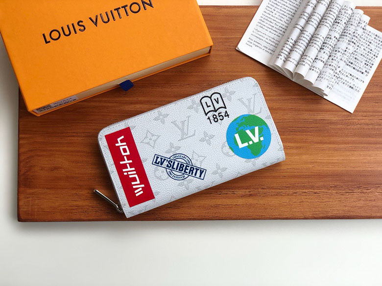 루이비통 지퍼 장지갑 M67824 봄신상