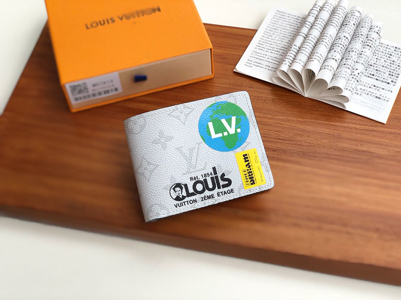 루이비통 반지갑 M67819봄신상