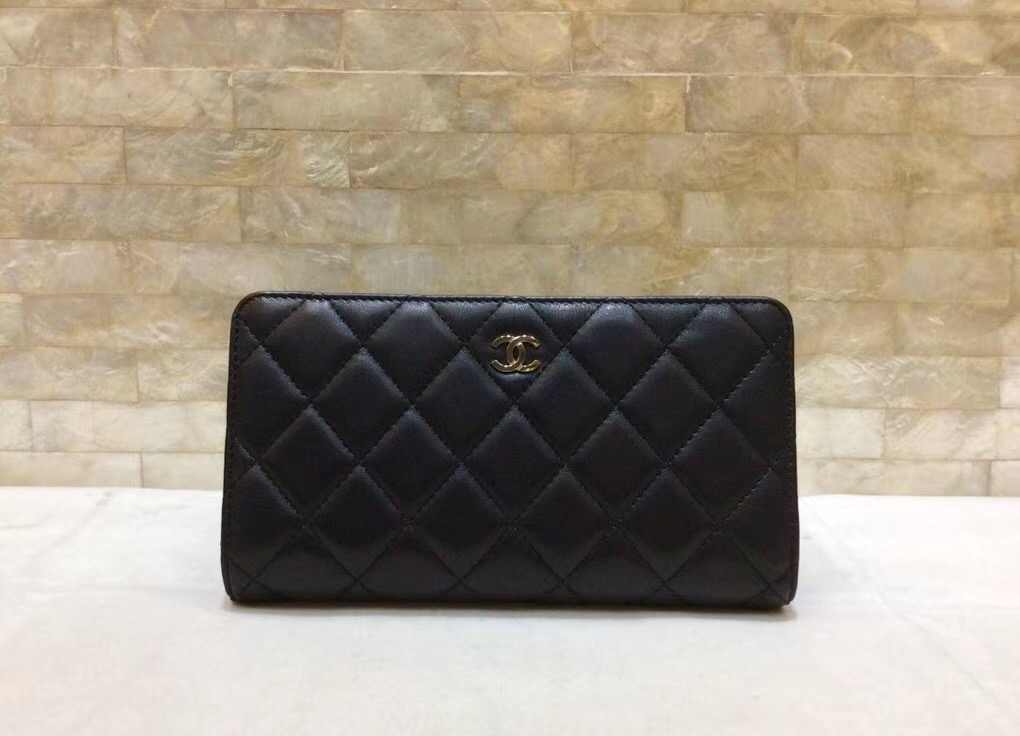 샤넬장지갑 양가죽 은장 18.5CM AS305215