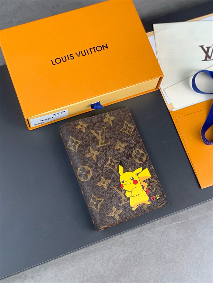 LOUIS VUITTON 루이비통 여권지갑 M46290 2024/신상 2COLOR