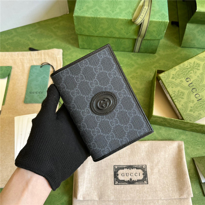 Gucci 구찌 인터로킹 GG 여권 케이스지갑 724562