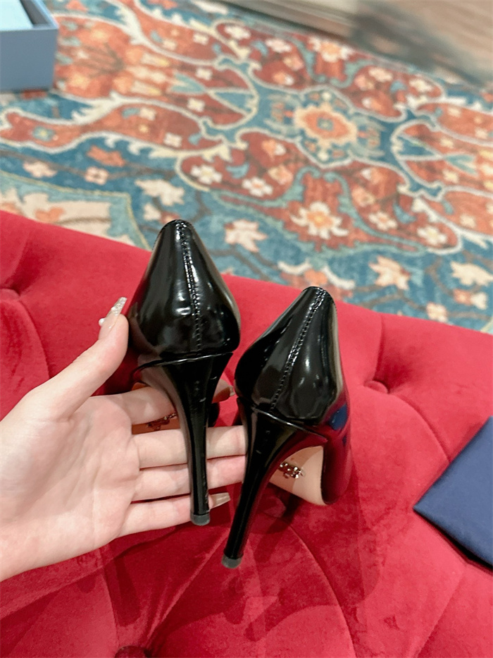 20250101214004/20231130155243_70cd1f11aa018d58ffc6cd26b90d8d84_iiwb.jpg Array