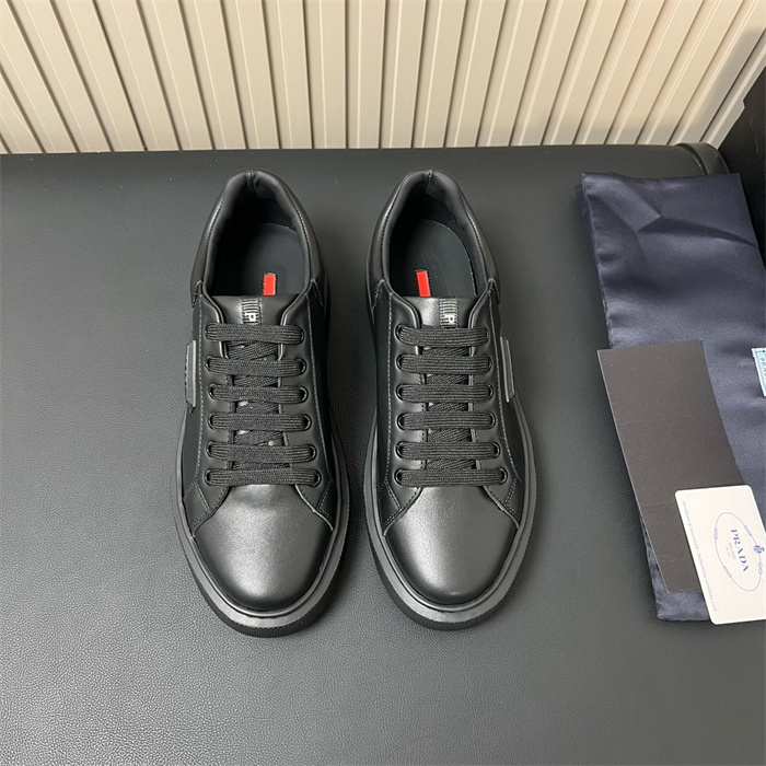 PRADA 프라다 남성용 스니커즈 P76368-1 2024/신상 블랙/화이트 2color
