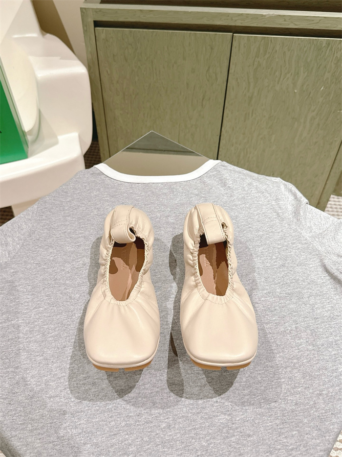 BOTTEGA VENETA 보테가베네타 남여공용 부츠 V83113-1 2024/신상