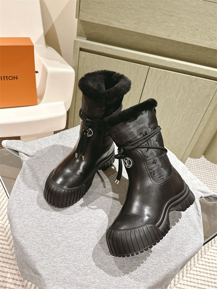 LOUIS VUITTON 루이비통 여성용 부츠 (굽높이5CM) L87489 2024/신상
