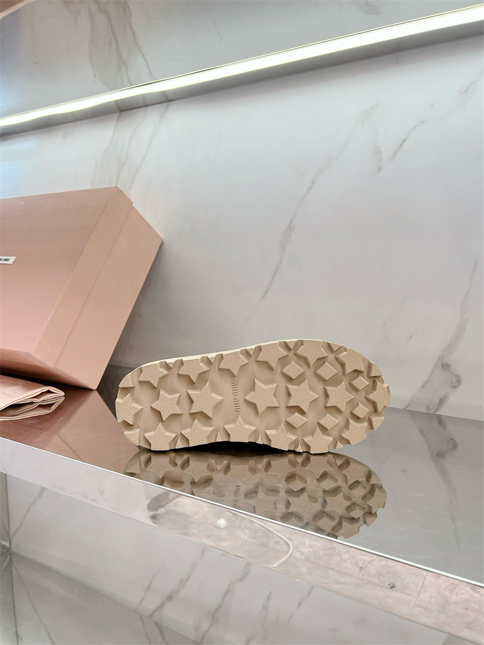 20250101214004/20241120183633_fa7e5489d2ad71f21bda35d799d86db2_om49.jpg Array