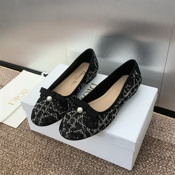 20250101214004/20241120201103_fa7e5489d2ad71f21bda35d799d86db2_fy1w.jpg Array