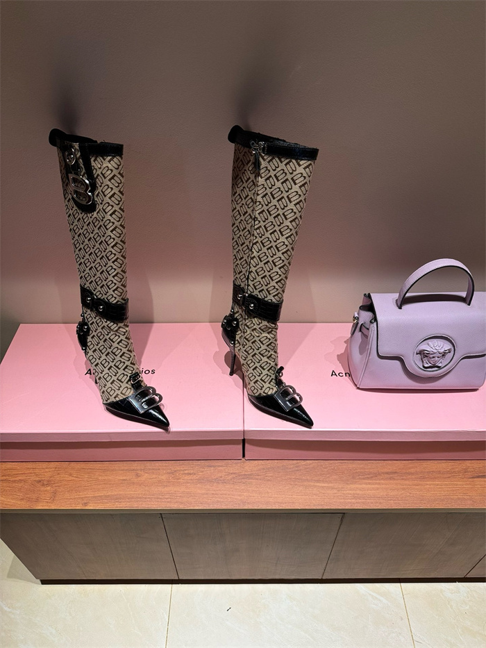 20250101214004/20241120221144_fa7e5489d2ad71f21bda35d799d86db2_3hs4.jpg Array