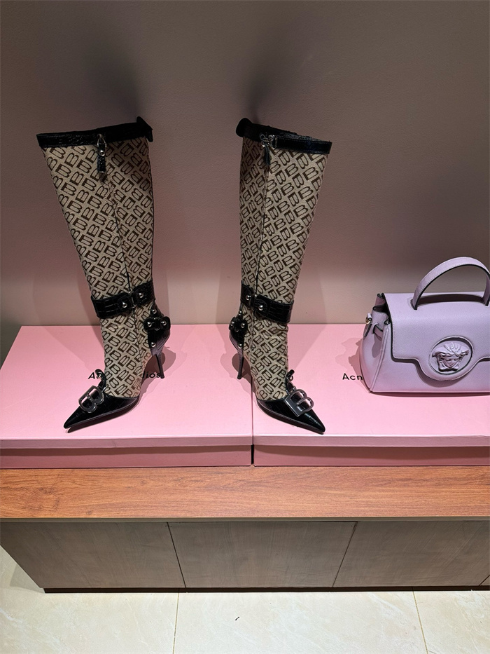 20250101214004/20241120221146_fa7e5489d2ad71f21bda35d799d86db2_vrob.jpg Array