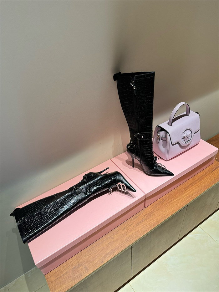 20250101214004/20241120221303_fa7e5489d2ad71f21bda35d799d86db2_luci.jpg Array