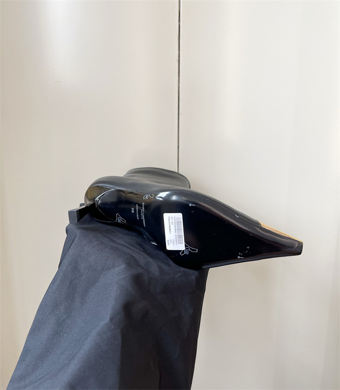 20250101214004/20241120223003_fa7e5489d2ad71f21bda35d799d86db2_pq36.jpg Array