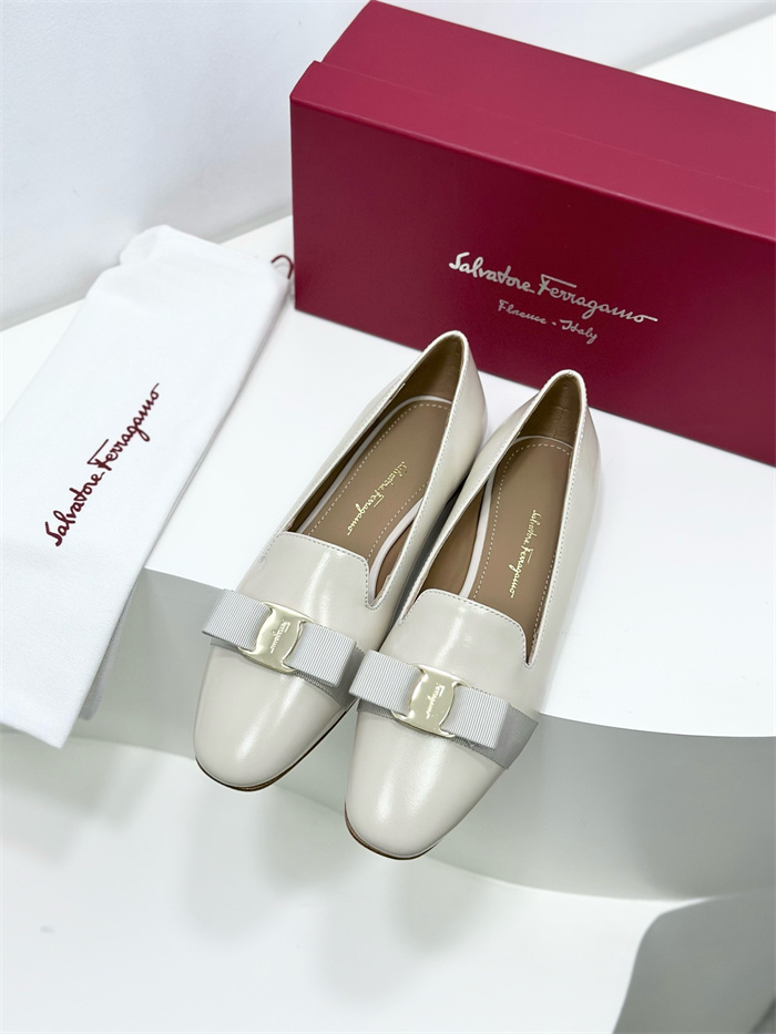 FERRAGAMO 페레가모 여성용 로퍼 F64221-2 2024/신상 2COLOR