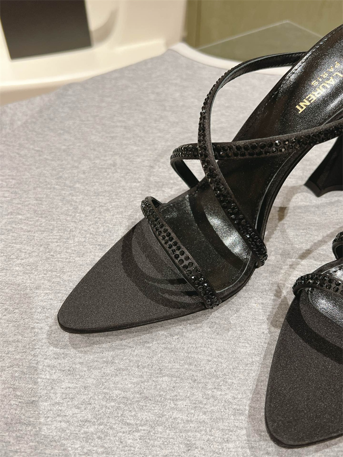 20250101214004/20241215000856_ab62b2526ad862d27eff3825ef72fc30_cxeb.jpg Array