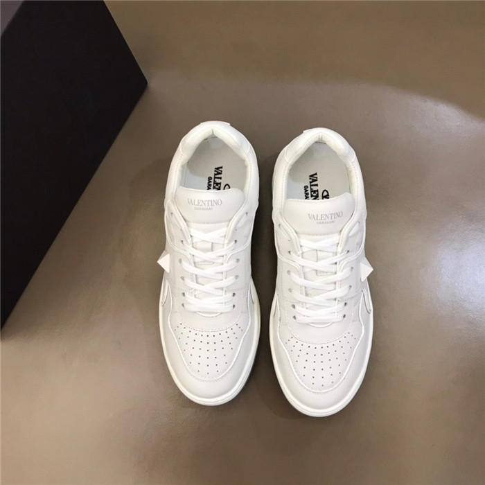 VALENTNIO 발렌티노 남성용 스니커즈 V70898