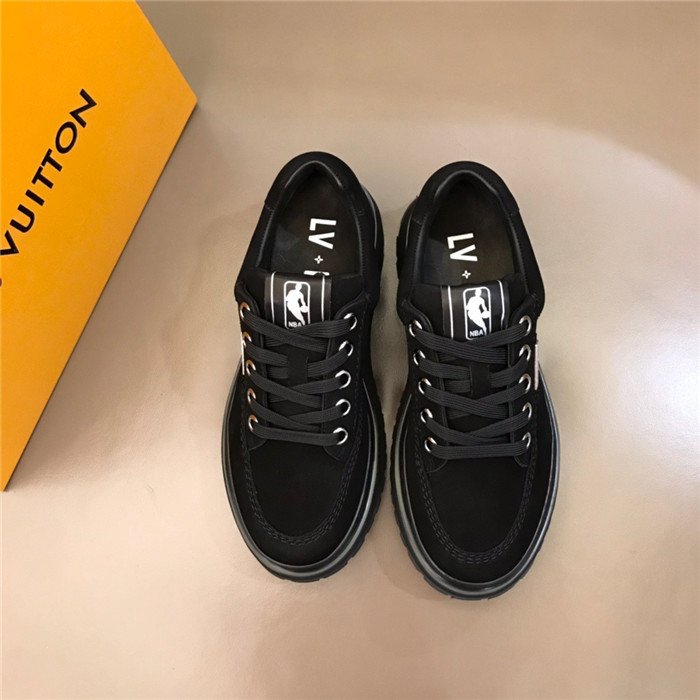 Louis Vuitton  루이비통 남성용 스니커즈 L64988-1 신상