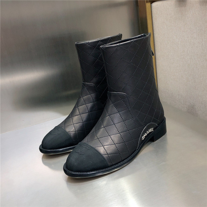 CHANEL  샤넬 여성용 부츠 (굽높이2.5CM) C69332