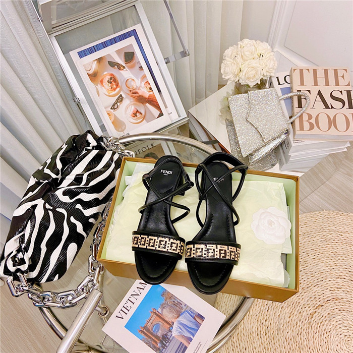 Fendi 펜디 여성용 샌들 F64800
