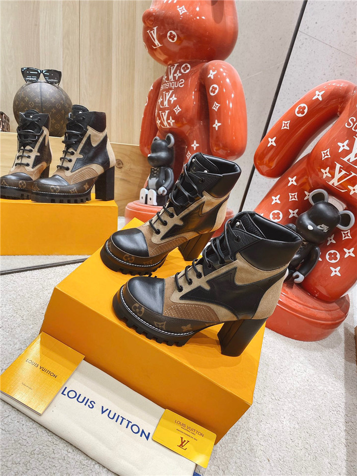 LOUIS VUITTON  루이비통 여성용 부츠 (굽높이9CM) L23780