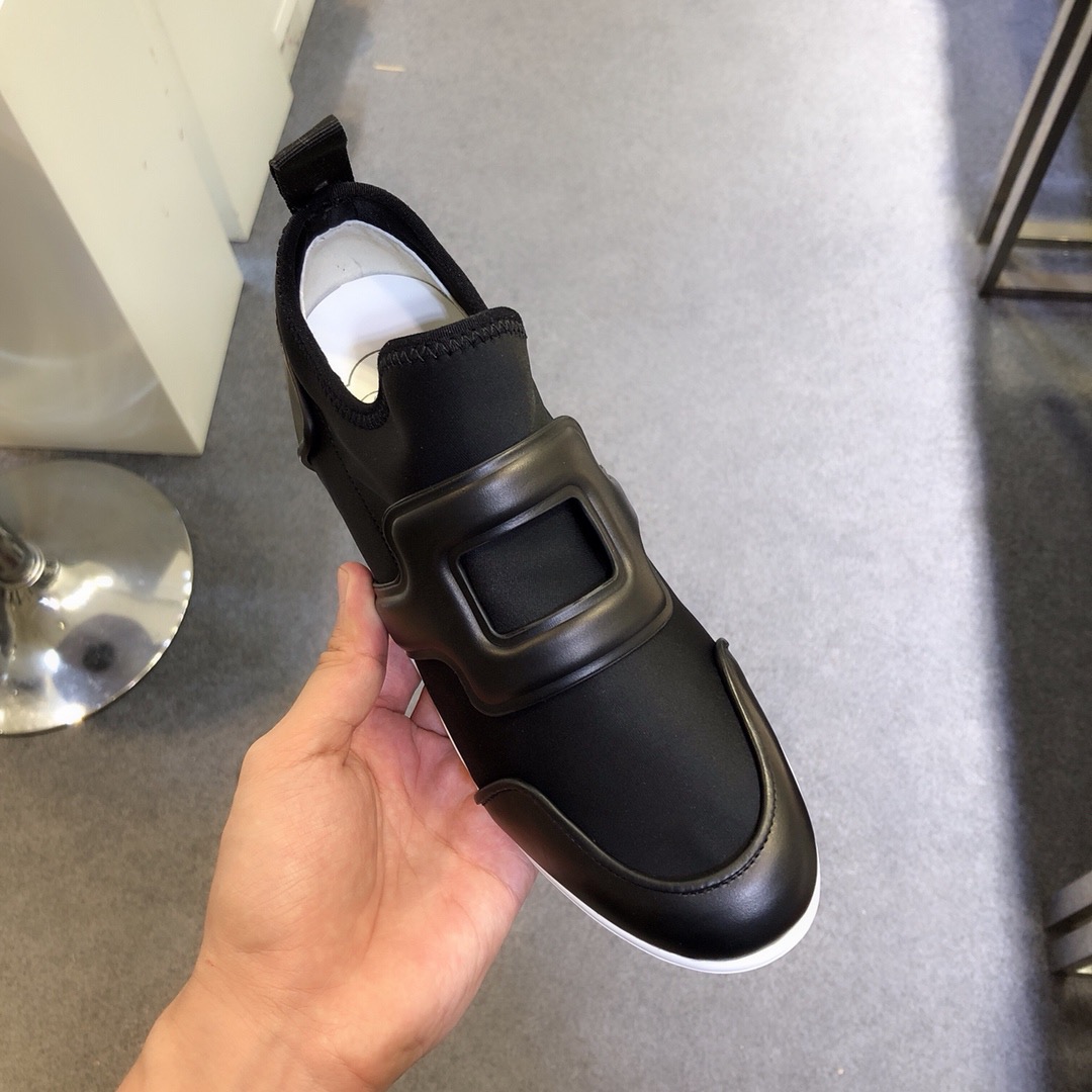 로저비비에 스니커즈 (250사이즈 주문제작)